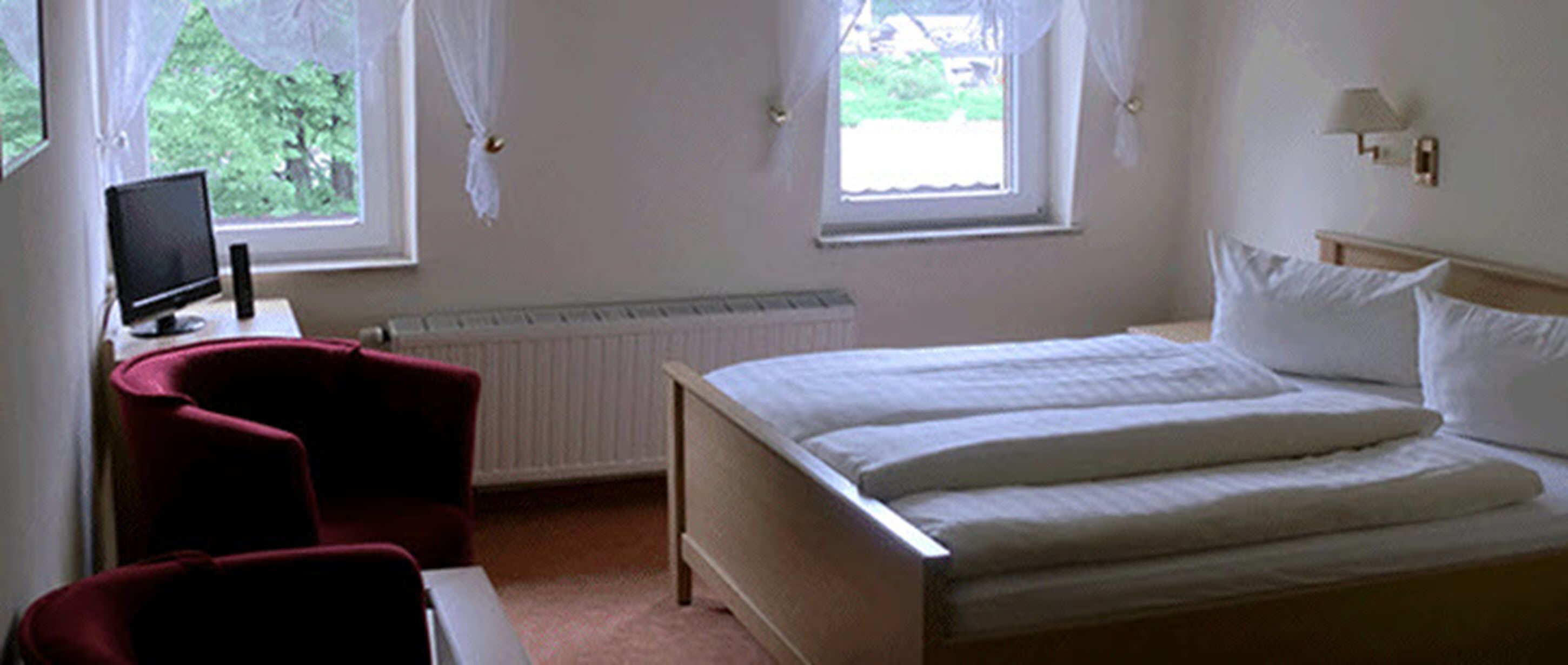 basic double room | cots/infant beds, rollaway beds, free wifi, bed sheets