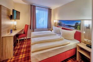 Double Room | Cribs/infant beds, rollaway beds, free WiFi, bed sheets - Hotel Elbparadies (Pirna)