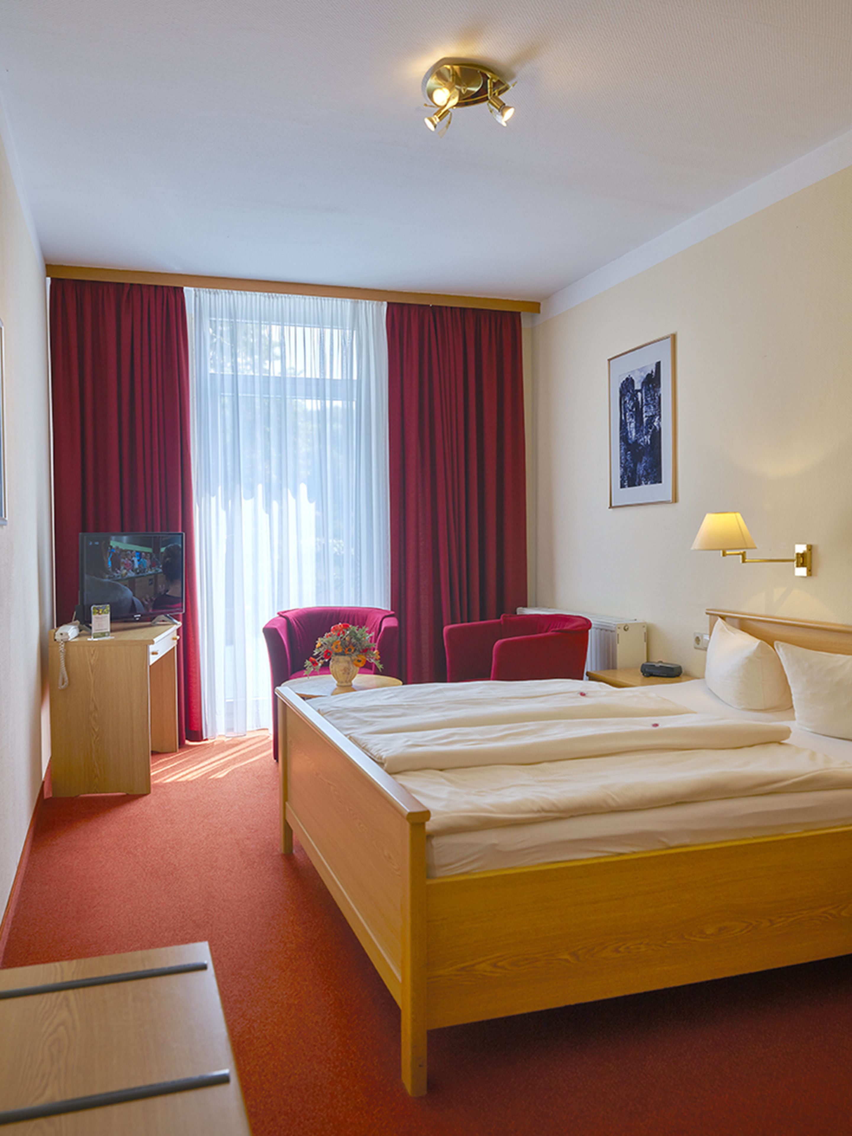 double room | cots/infant beds, rollaway beds, free wifi, bed sheets
