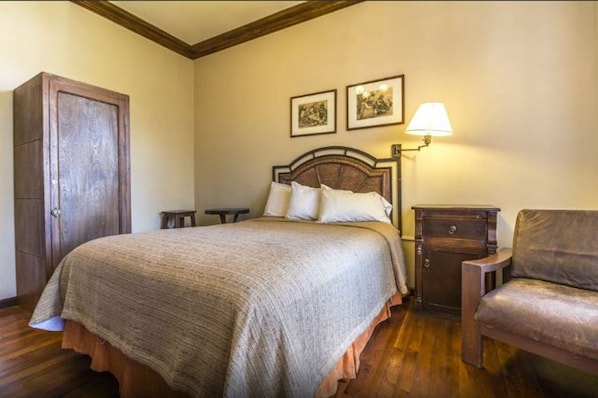 Desk, free WiFi, bed sheets