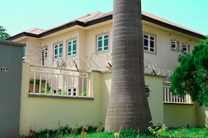 Ngoại thất