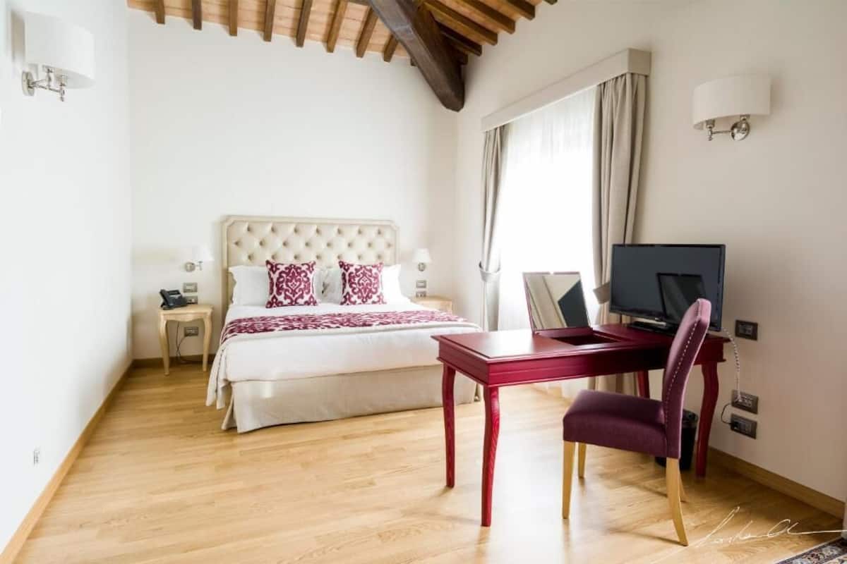 1 slaapkamer, luxe beddengoed, een minibar, een kluis op de kamer