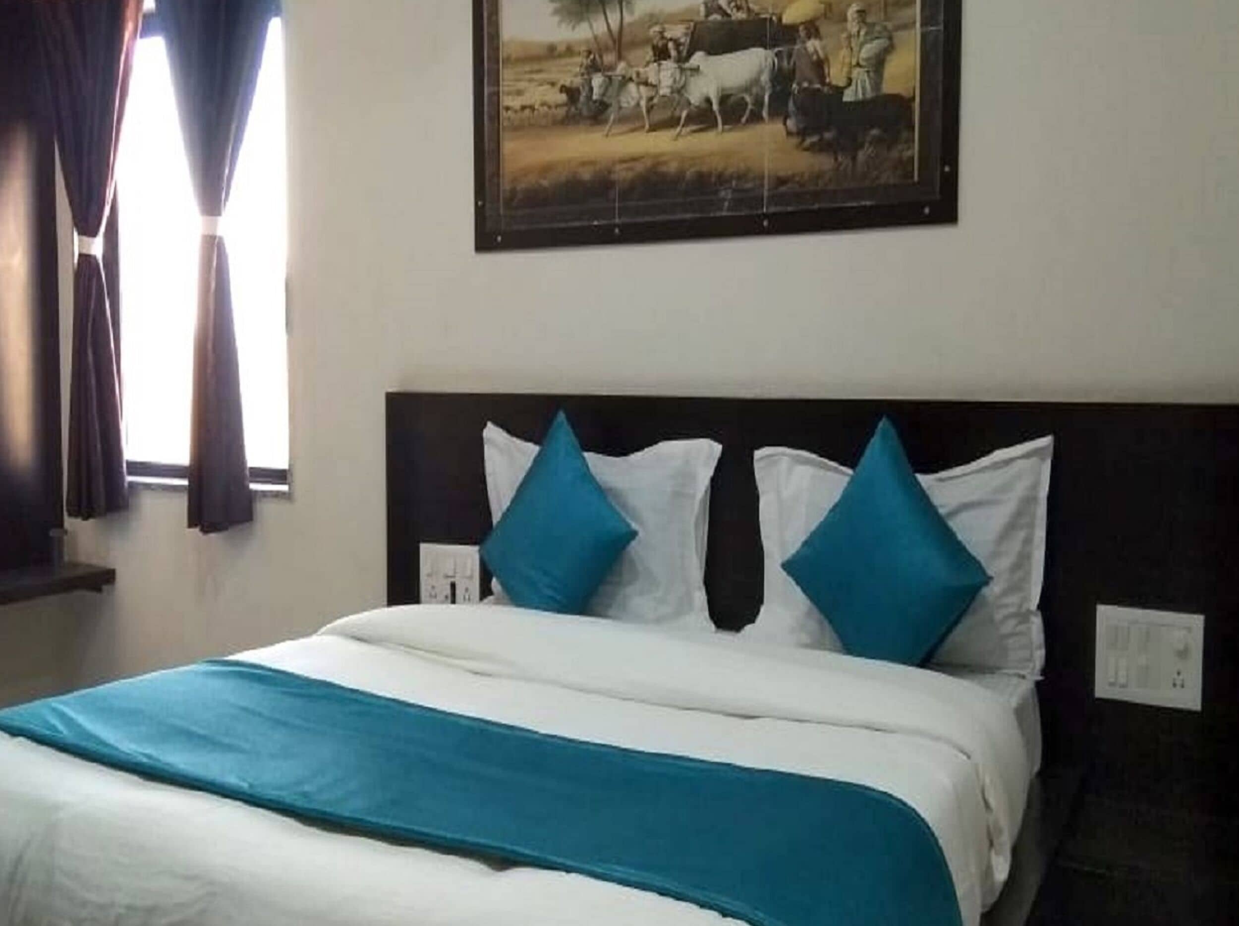 1 bedroom, premium bedding, in-room safe, desk