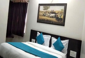1 bedroom, premium bedding, in-room safe, desk - Hotel Gayatri by Sky Stays (Dwarka)