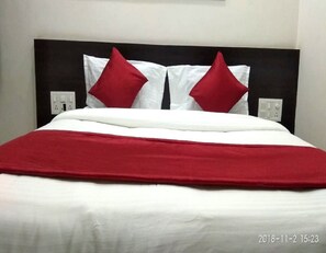 1 bedroom, premium bedding, in-room safe, desk - Hotel Gayatri by Sky Stays (Dwarka)