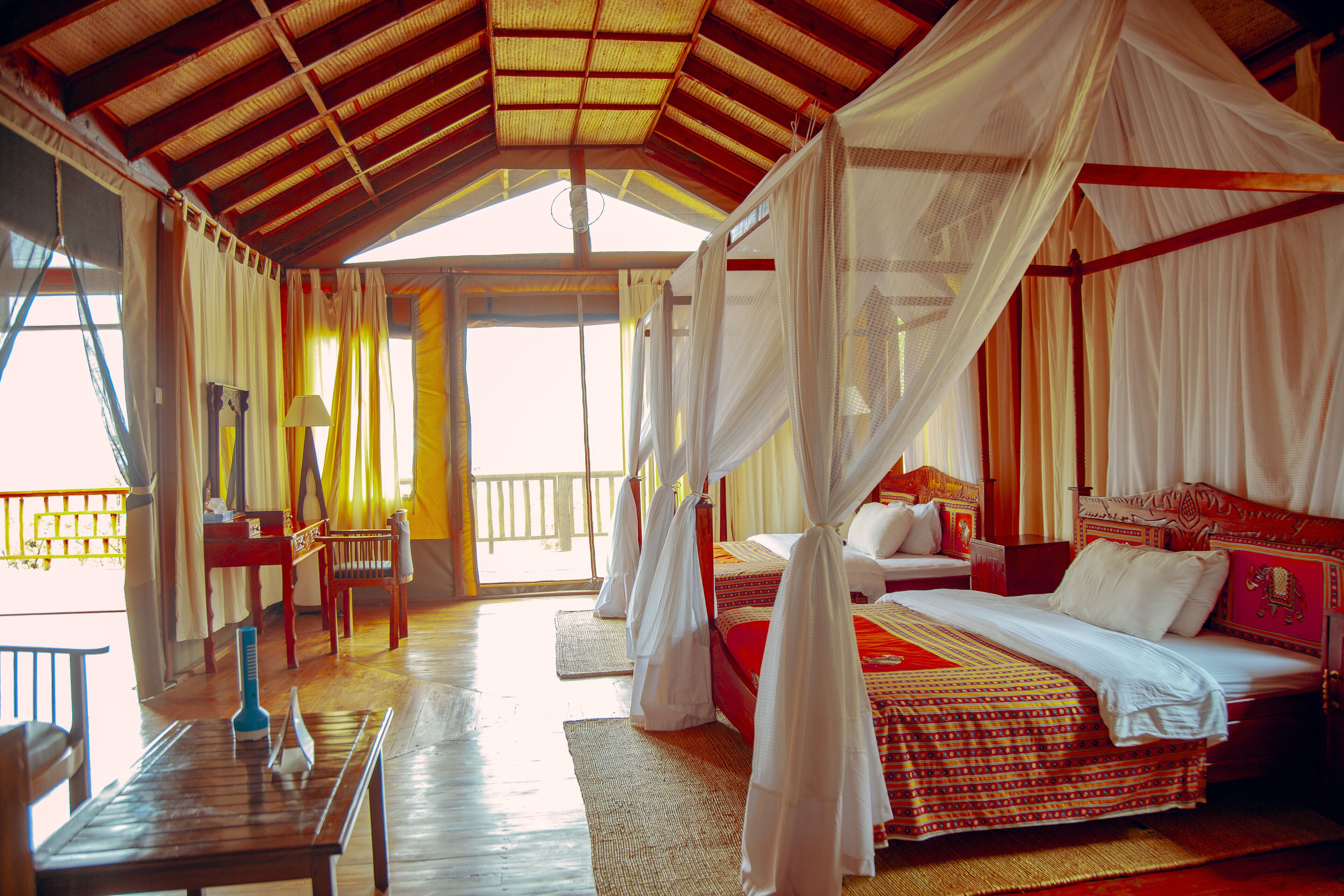 Premium bedding, desk, soundproofing, free WiFi