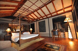 Premium bedding, desk, soundproofing, free WiFi - Elephant Rock Luxury Camp Tarangire (Arusha)