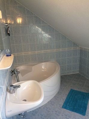 Bathroom shower - Mary Apartments (Siófok)