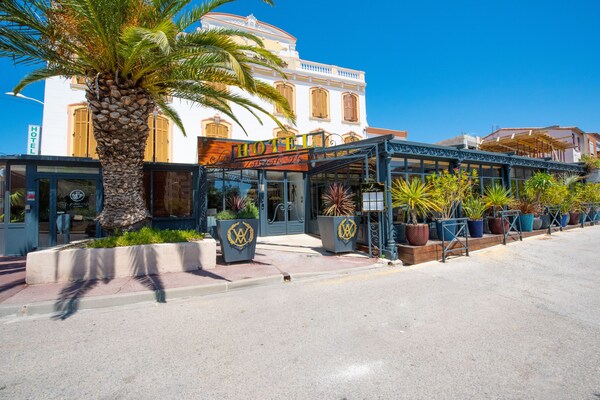 Hotel Restaurant La Villa Arena - Sausset-les-Pins