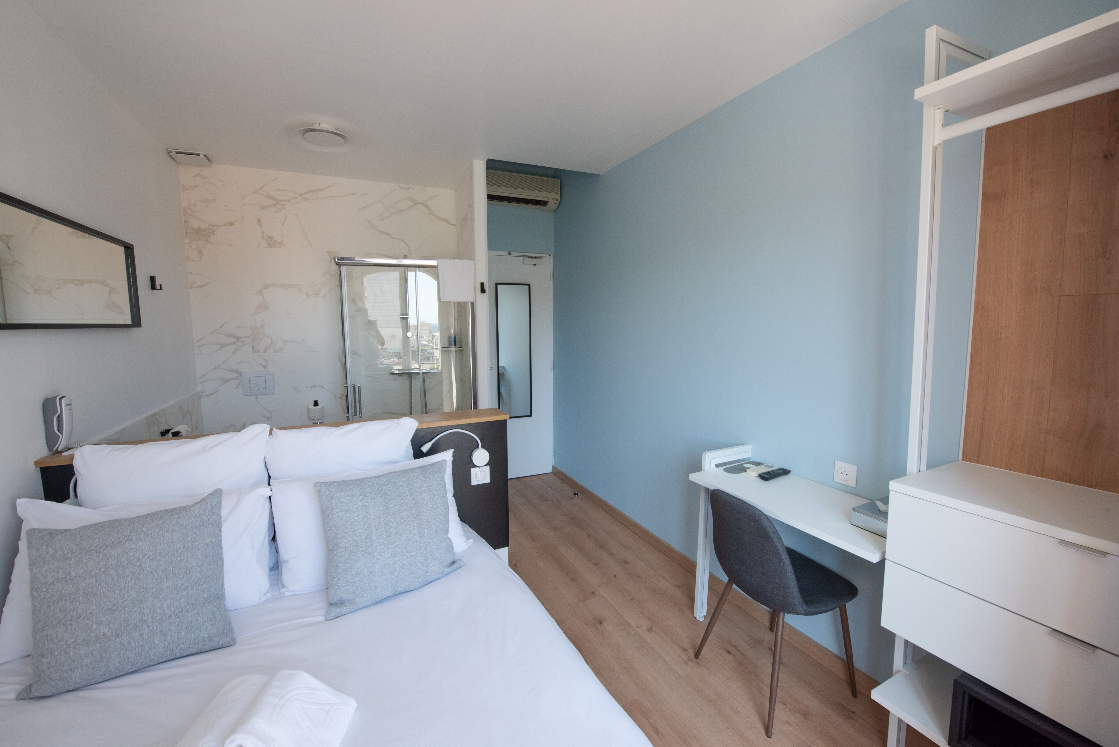 Doppia Premium, 1 letto matrimoniale, non fumatori | Biancheria da letto di alta qualità, una cassaforte in camera