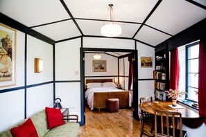 Suíte, vista para o jardim, em edifício anexo (Stirling Suite) | Opções para refeição no quarto
