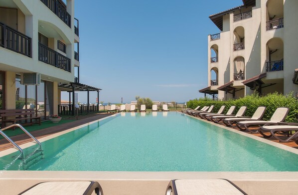 Alberca al aire libre por temporada 