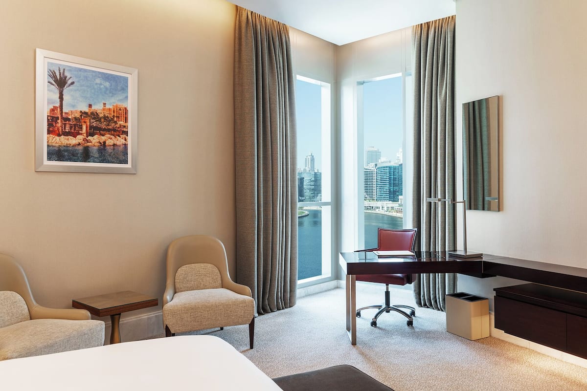 Rom – club, 1 kingsize-seng | Sengetøy av topp kvalitet, dundyner og senger med Select Comfort-madrass