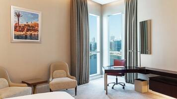 Club Room, 1 King Bed | Premium bedding, down duvets, Select Comfort beds, minibar