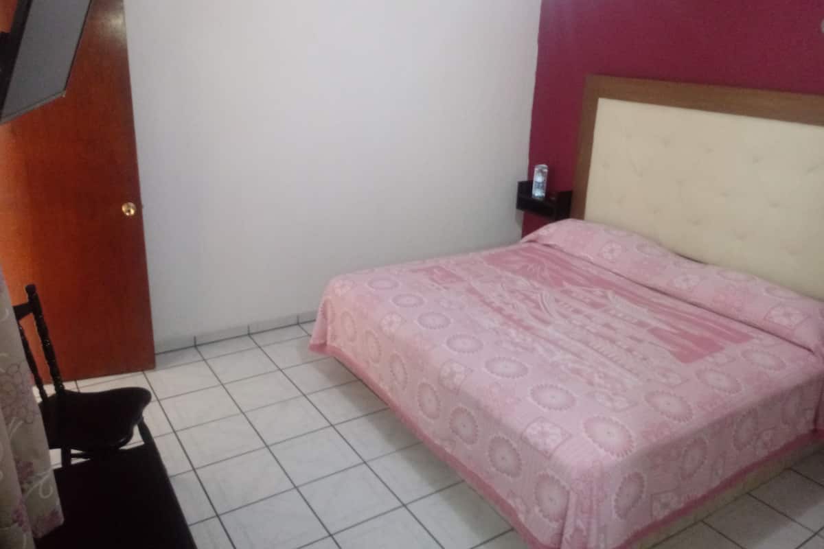 Deluxe Room, 1 King Bed | Free WiFi
