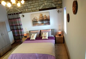 2 bedrooms, iron/ironing board, free cots/infant beds, free WiFi - Zagori Villas (Zagori)