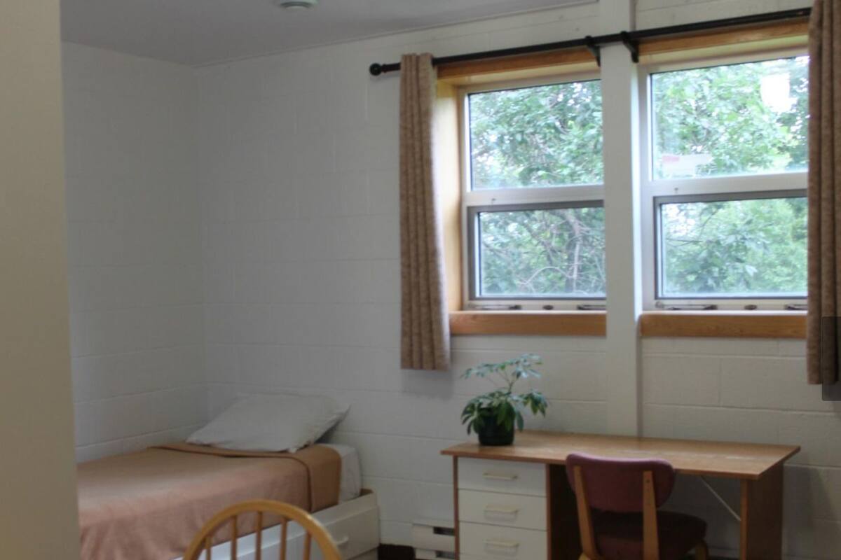 In-room safe, iron/ironing board, free WiFi