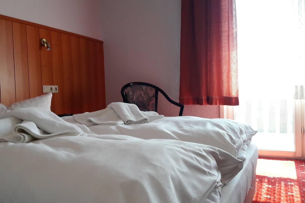 Free WiFi, bed sheets