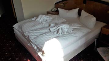 Free WiFi, bed sheets