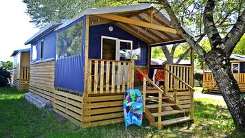 Comfort Chalet, 2 Bedrooms | 2 bedrooms, individually decorated, individually furnished