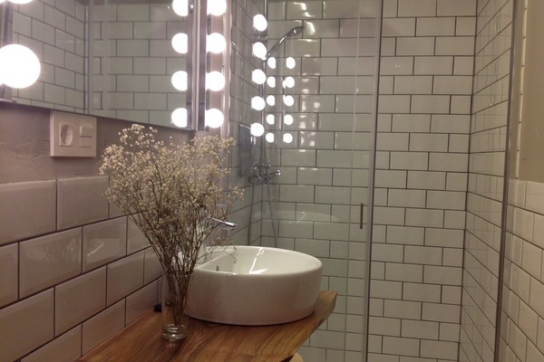 Shower, rainfall showerhead, hair dryer, towels