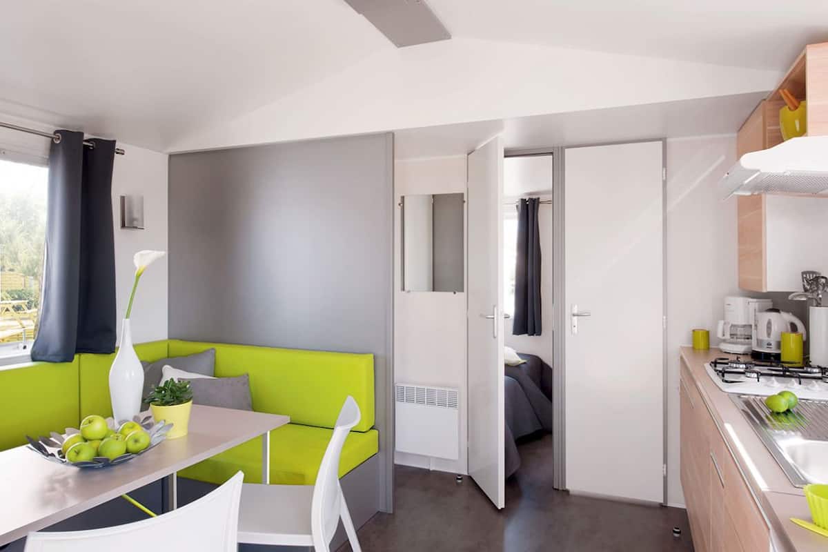 Mobile Home (Palm Beach) | In-room dining