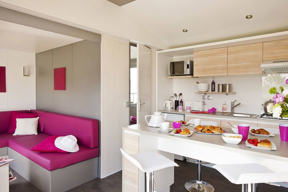 Mobile Home (Miami) | In-room dining