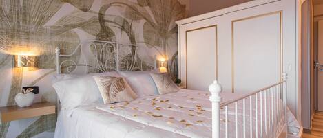 Double Room Single Use, Sea View | Free minibar, in-room safe, individually decorated