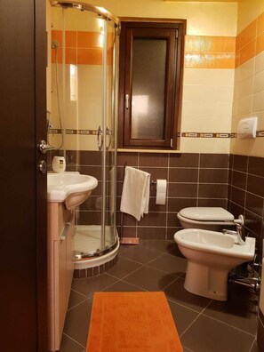 Einzelzimmer, eigenes Bad (External) | Badezimmer