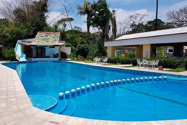 2 outdoor pools