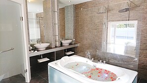 Villa Exécutive | Équipements de salle de bain