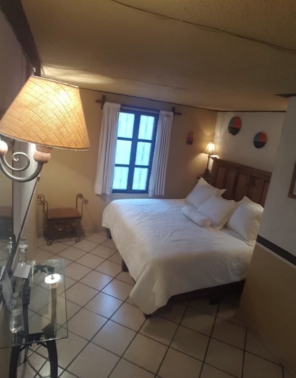 Comfort Double Room, 1 King Bed | Desk, iron/ironing board, free WiFi, bed sheets