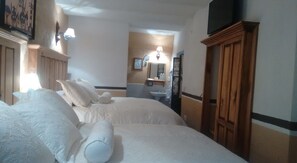 Superior Double Room - Hotel Mesón Pocitos (Guanajuato)