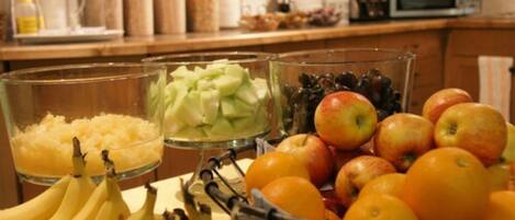 Free daily continental breakfast