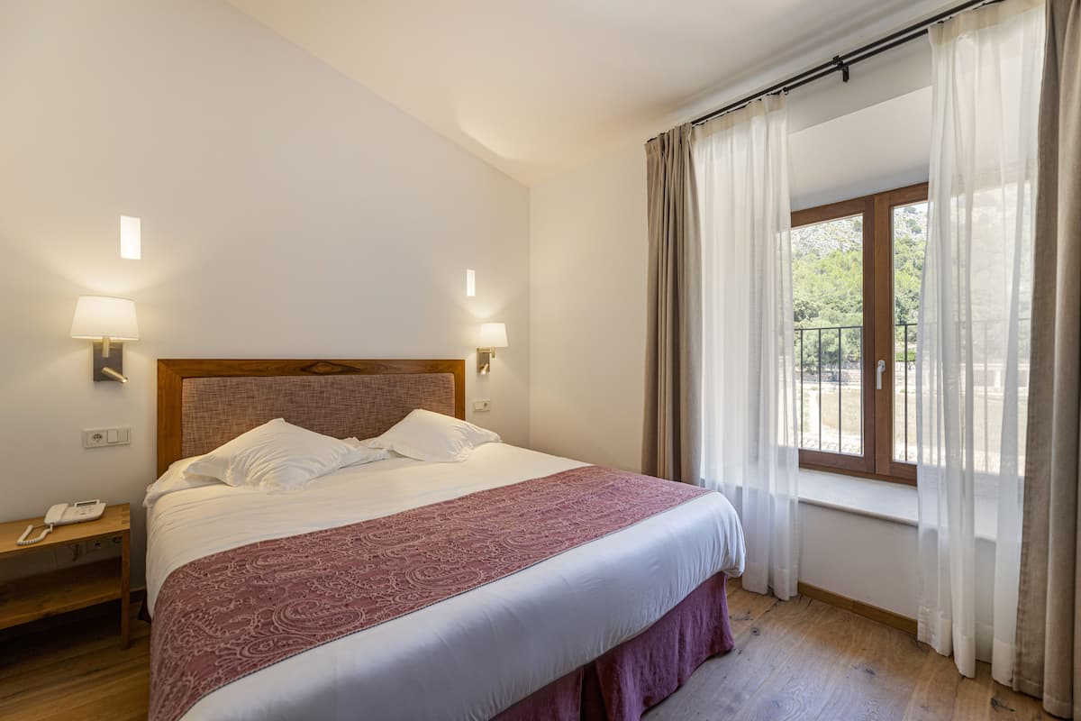 Standard Double or Twin Room | 1 bedroom, premium bedding, down comforters, memory foam beds