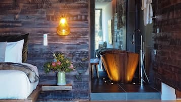 1 bedroom, iron/ironing board, bed sheets