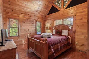 4 habitaciones, tabla de planchar con plancha, wifi y ropa de cama 