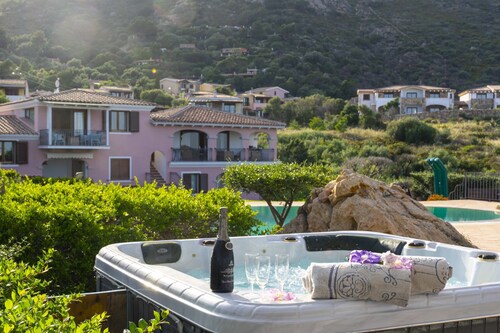 Nr. 5. Fantastische Wohnung mit Pool, Panoramablick, 5 Minuten vom Strand entfernt