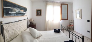 3 bedrooms, WiFi, bed sheets - Relaxing Apartment, Sea View, Pool, 5 min from the beach, Wifi, Garden, BBQ (San Teodoro)
