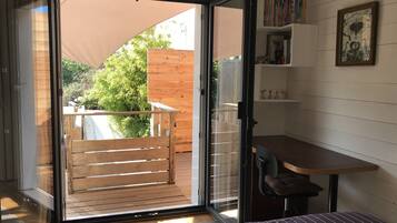 2 bedrooms, desk, iron/ironing board, travel crib