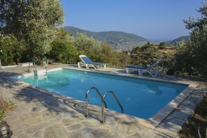 Outdoor pool - Country Villa Kalimera | Private Hilltop Villa in Skopelos with Pool & Views (skopelos)