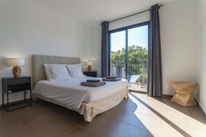 6 habitaciones y caja de seguridad en la habitación 