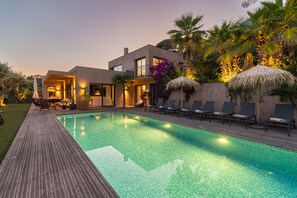 屋外プール、温水プール