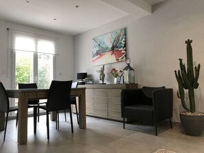 Interior - Villa in Provence private pool and landscaped garden (La Bouilladisse)