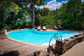 Outdoor pool - Typical Provencal villa, pool, luxurious amenities (Manosque)
