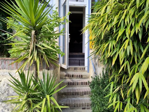 Gite Troglodyte Atypique - Garden Suite, Loire view - near the castles