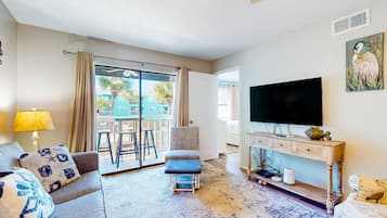 Een televisie, een dvd-speler en boeken