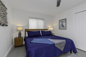 5 bedrooms, desk, iron/ironing board, travel cot