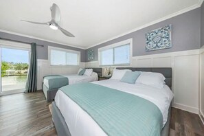 4 bedrooms, desk, iron/ironing board, travel cot