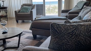 Smart TV, DVD player, stereo